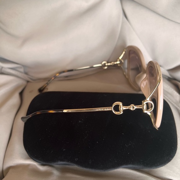 GUCCI NEW SUNGLASSES WITH CASE❤️‍🔥 - Picture 5 of 16